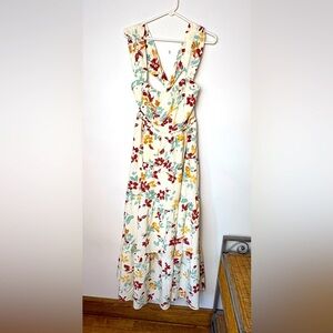 Moon River Backless Floral Dress with Pockets. Size M
